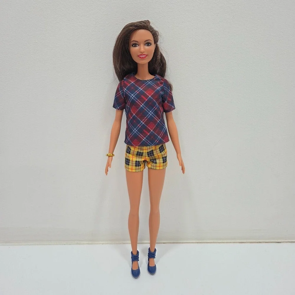 Mattel Barbie FASHIONISTAS #52 Tall PLAID ON PLAID Doll Hispanic Complete